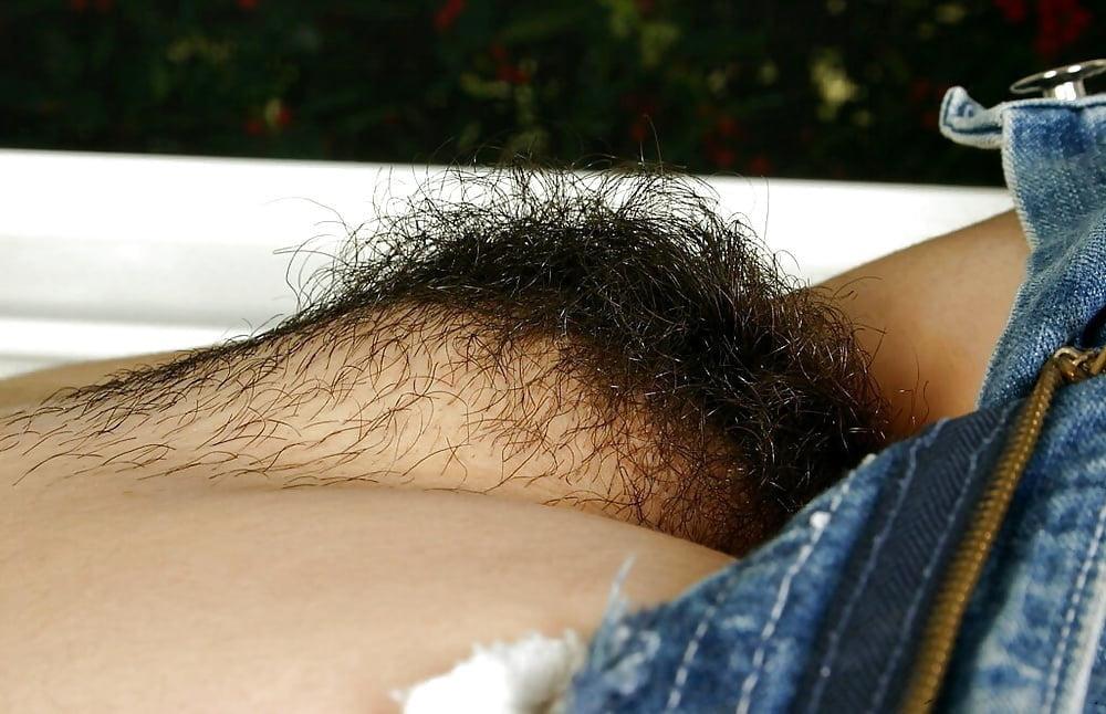 17P Young Natural Women 1352