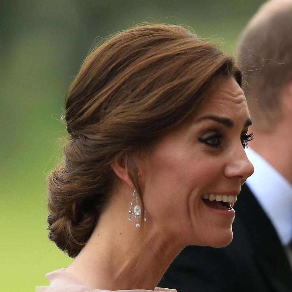 8P Kate Middleton pulling lots of cute faces 3