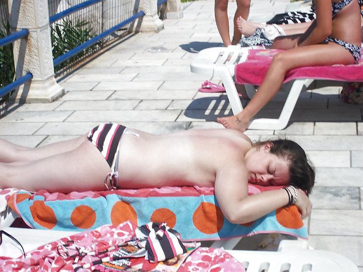 25P British Sluts On Holiday 2