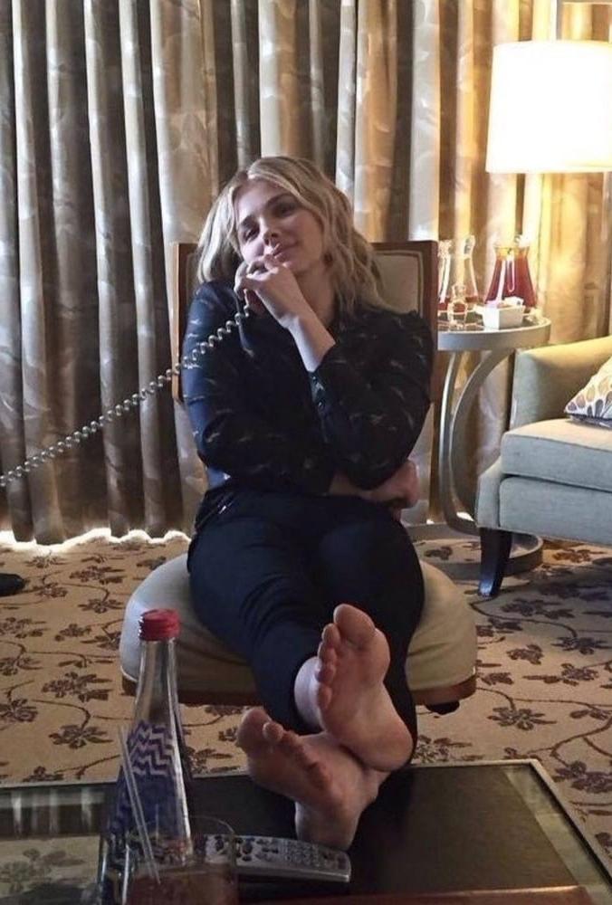 19P Chloe's toes