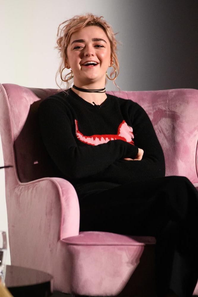 15P Cute and Sexy Maisie - 2018