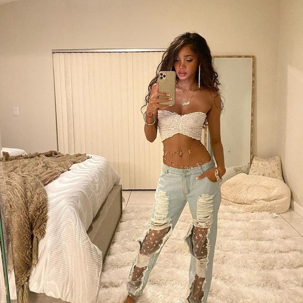 25P Tai'Aysha - Cute Babe