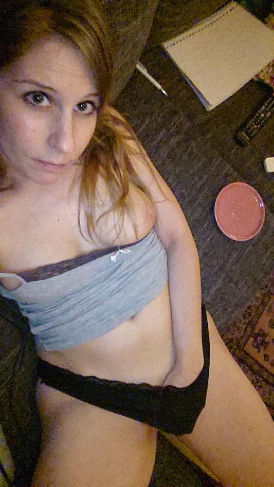 10P Belle 28yo UK bitch