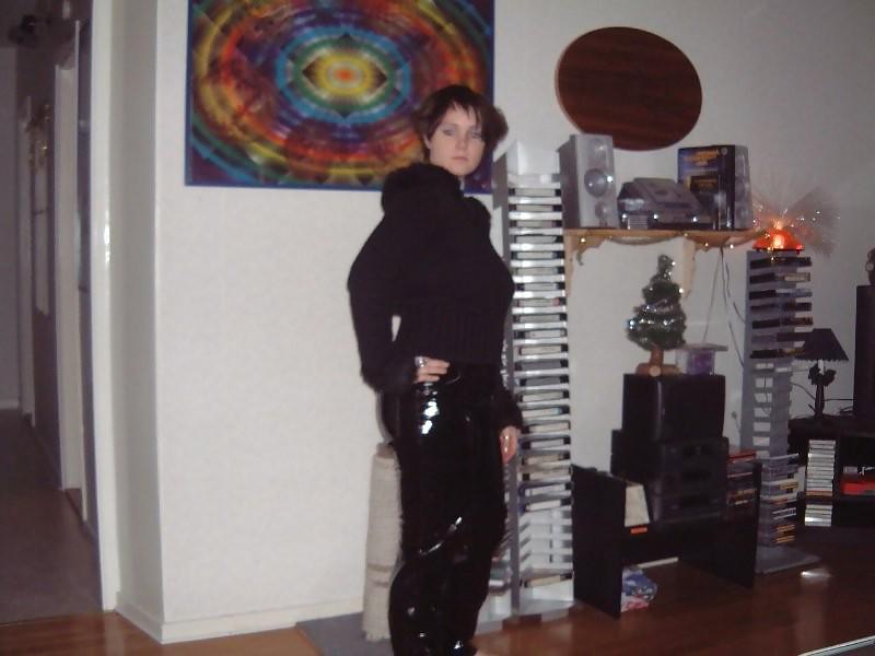 14P Very Cute Short Hair Wife
