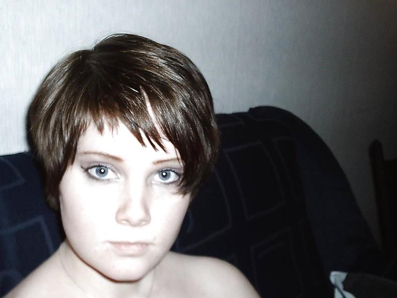 14P Very Cute Short Hair Wife