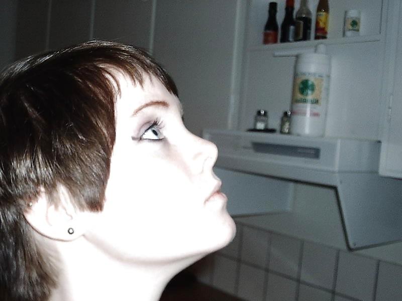 14P Very Cute Short Hair Wife