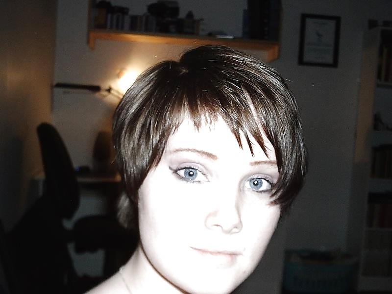 14P Very Cute Short Hair Wife