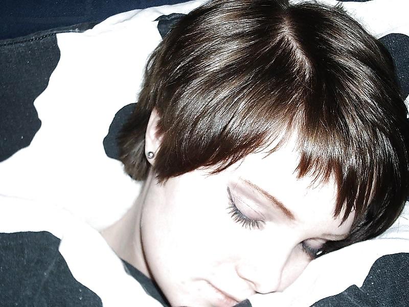 14P Very Cute Short Hair Wife