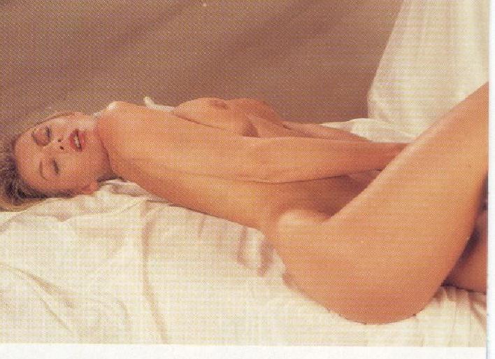 25P Ruth Gordon Page 3 sexy hot topless