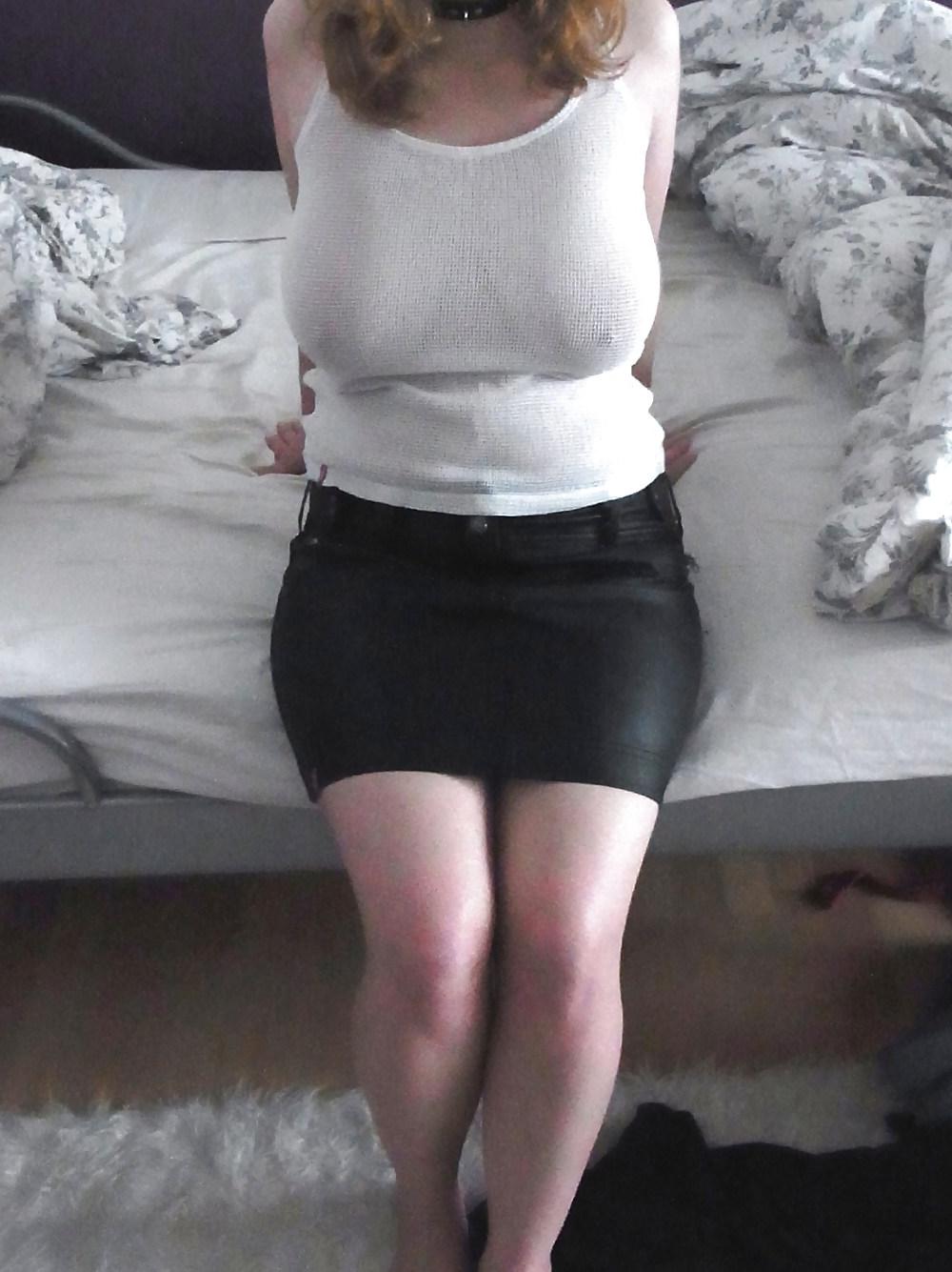 25P Chubby redhead Part8 saggy tits & leather skirt spread legs