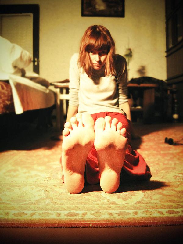25P Teen Feet 