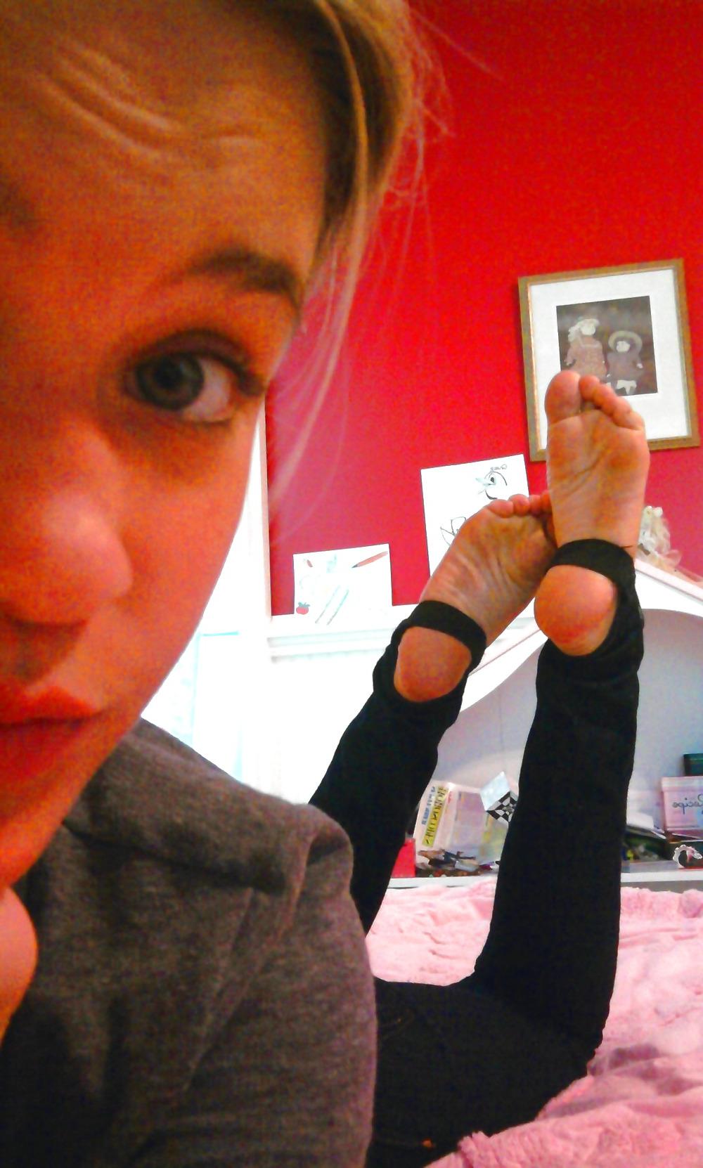 25P Teen Feet 