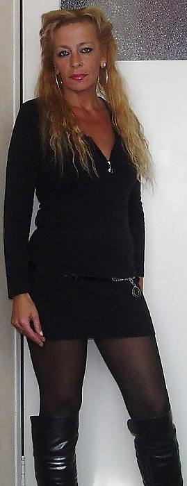 10P Dutch Petra is a horny Mature bitch and mommy