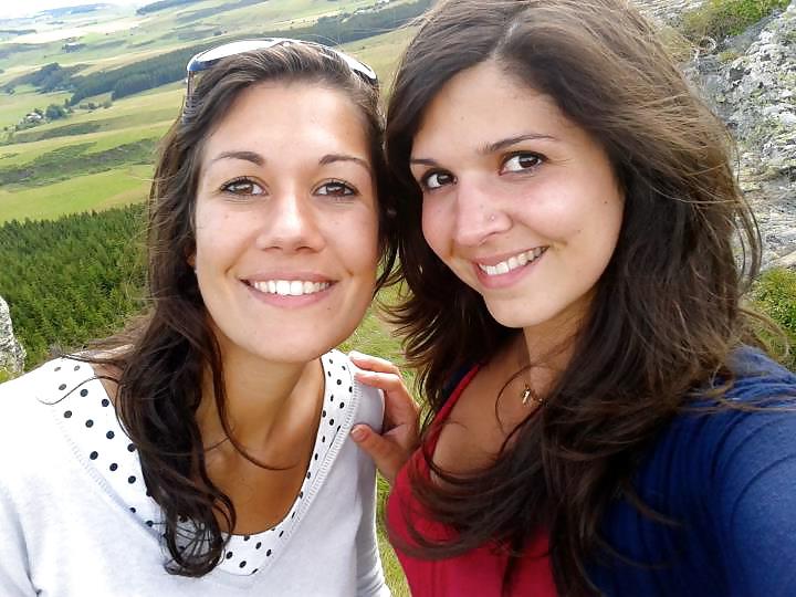 25P Pute laura! tu merite qu'on se branle sur ta gueule