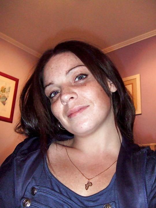 23P Pute sonia! le gros cul qui met des strings de pute
