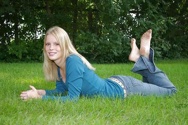 24P Teens and feet 4