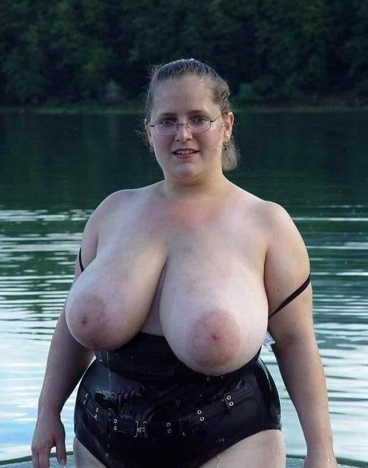 25P Juicy Mature Jugs - 18
