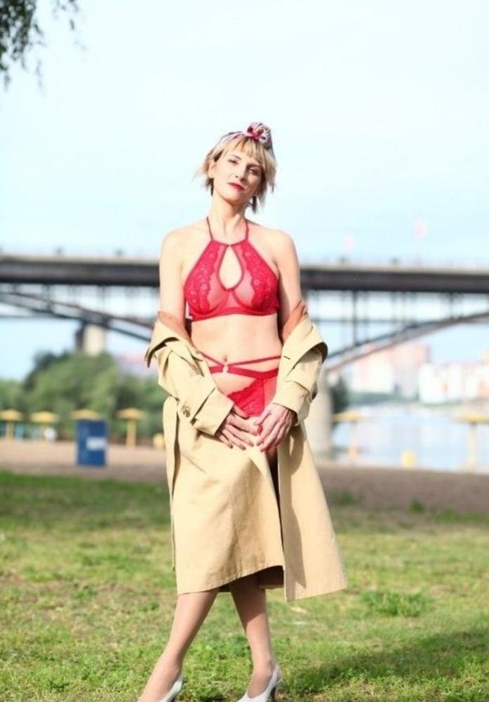 24P A slutty milf life (1)