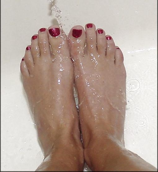 25P A friends sexy feet.
