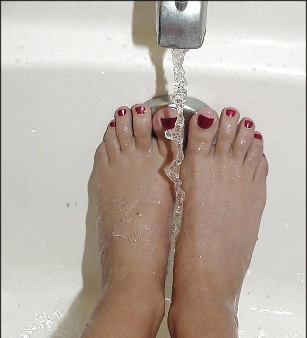 25P A friends sexy feet.