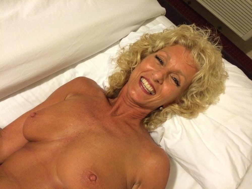 25P Blonde Mature Topless 33
