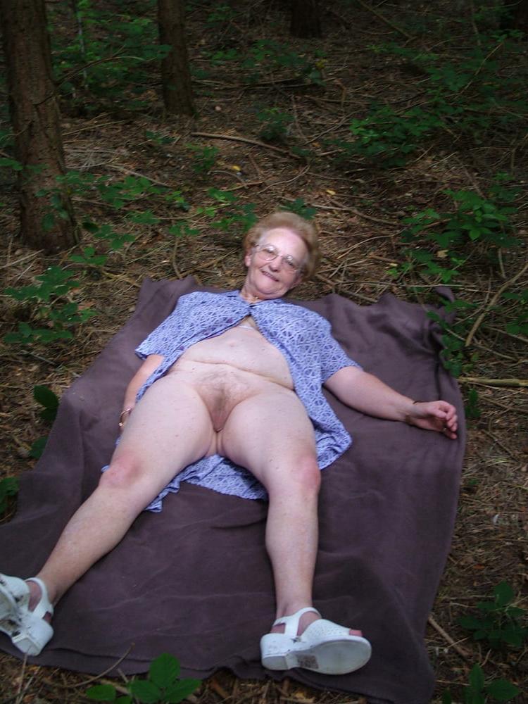 25P Sexy as fuck Chunky Gilf Slut
