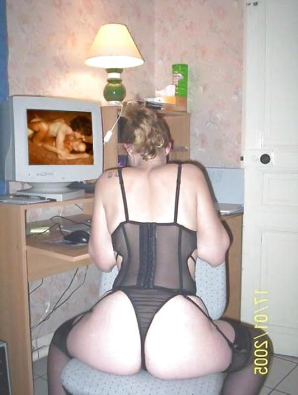 25P Female masturbation