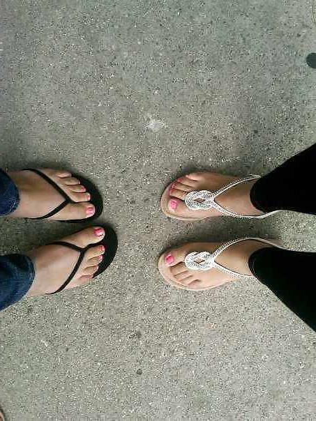 25P REAL MEAXICAN TEEN FEET AND TEEN SELFSHOT