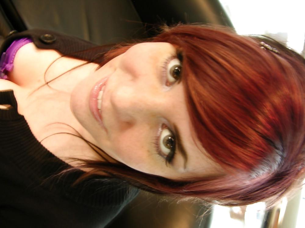 25P Cute Redhead 