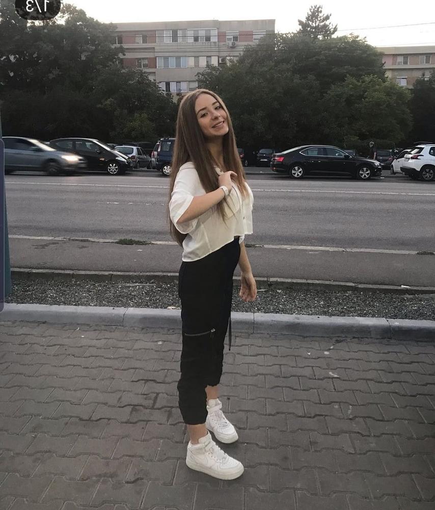 22P Cute girls