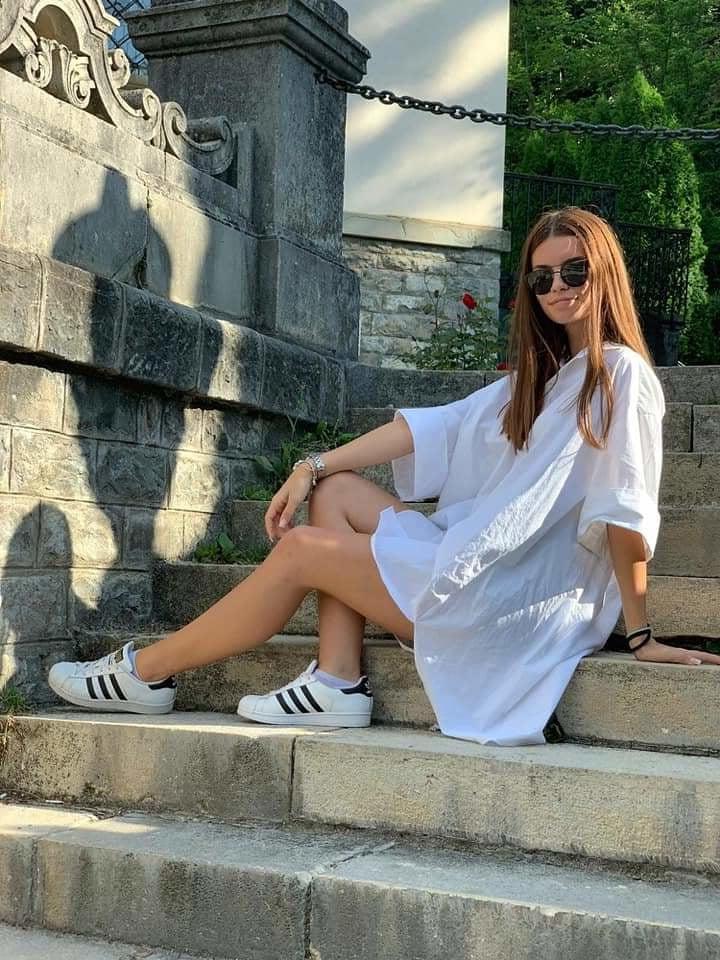 22P Cute girls