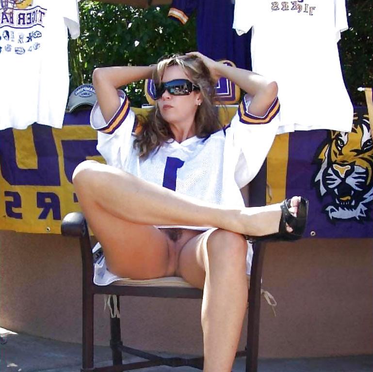25P Varius upskirt in public
