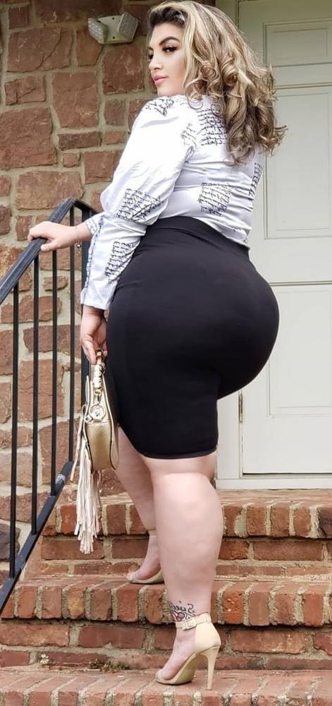 25P Chubby girl