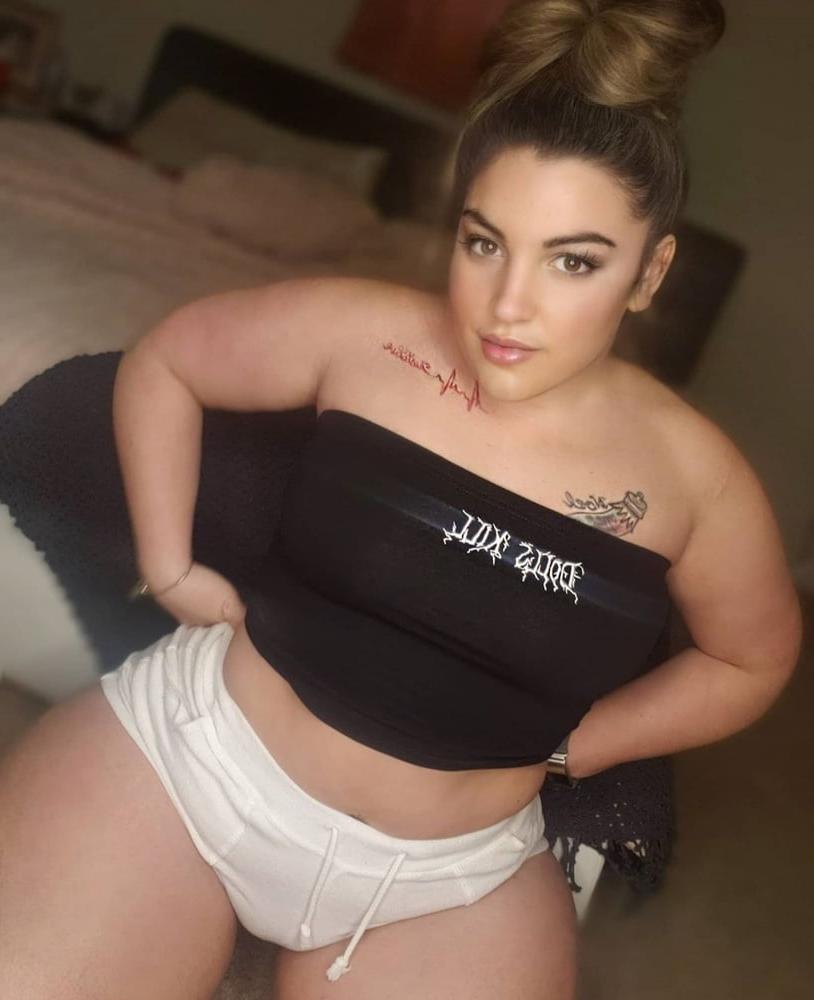 25P Chubby girl
