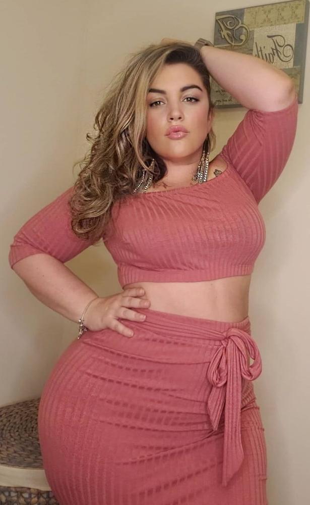25P Chubby girl
