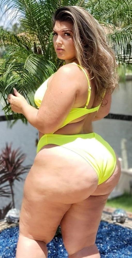 25P Chubby girl