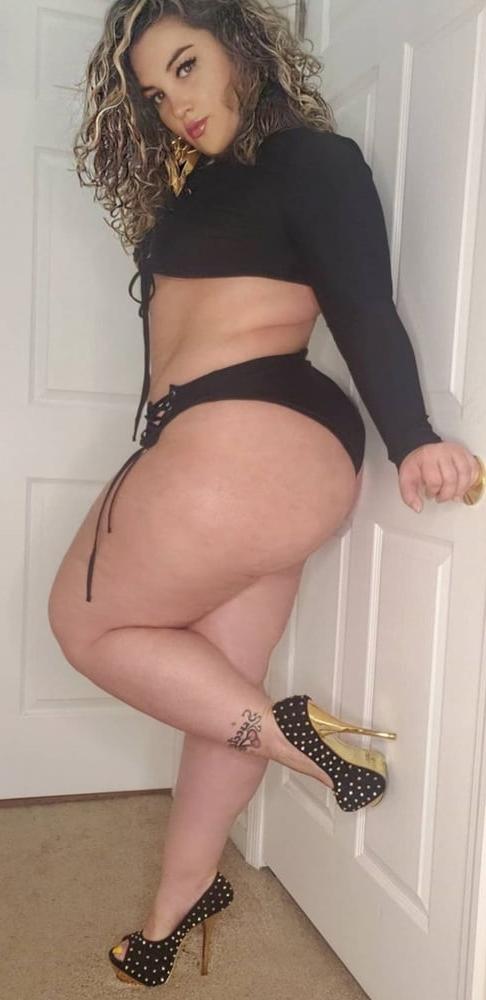 25P Chubby girl