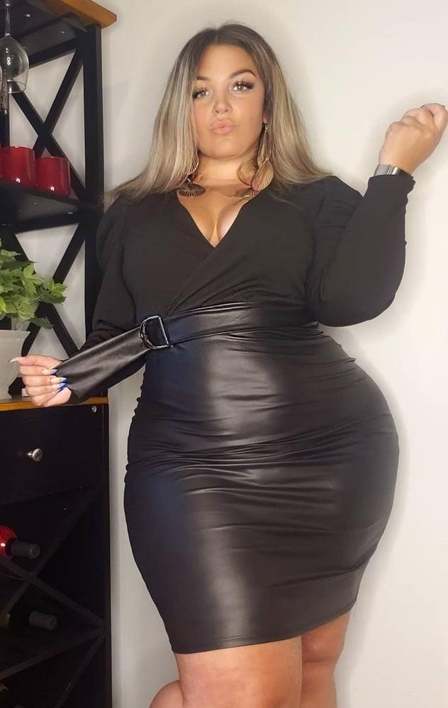 25P Chubby girl