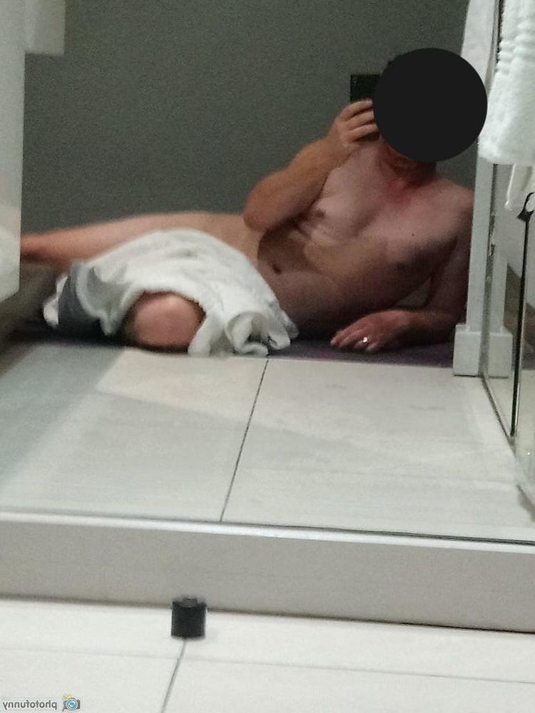 12P Daddy's (40) first pic upload - hotel