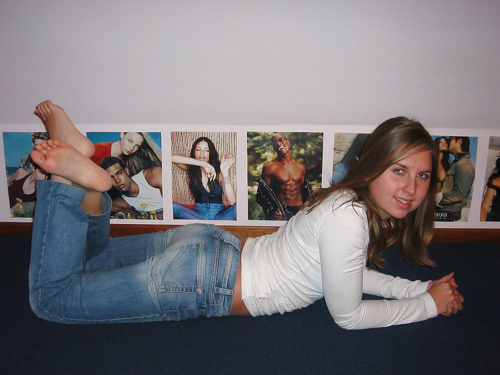 20P Teens and feet 3