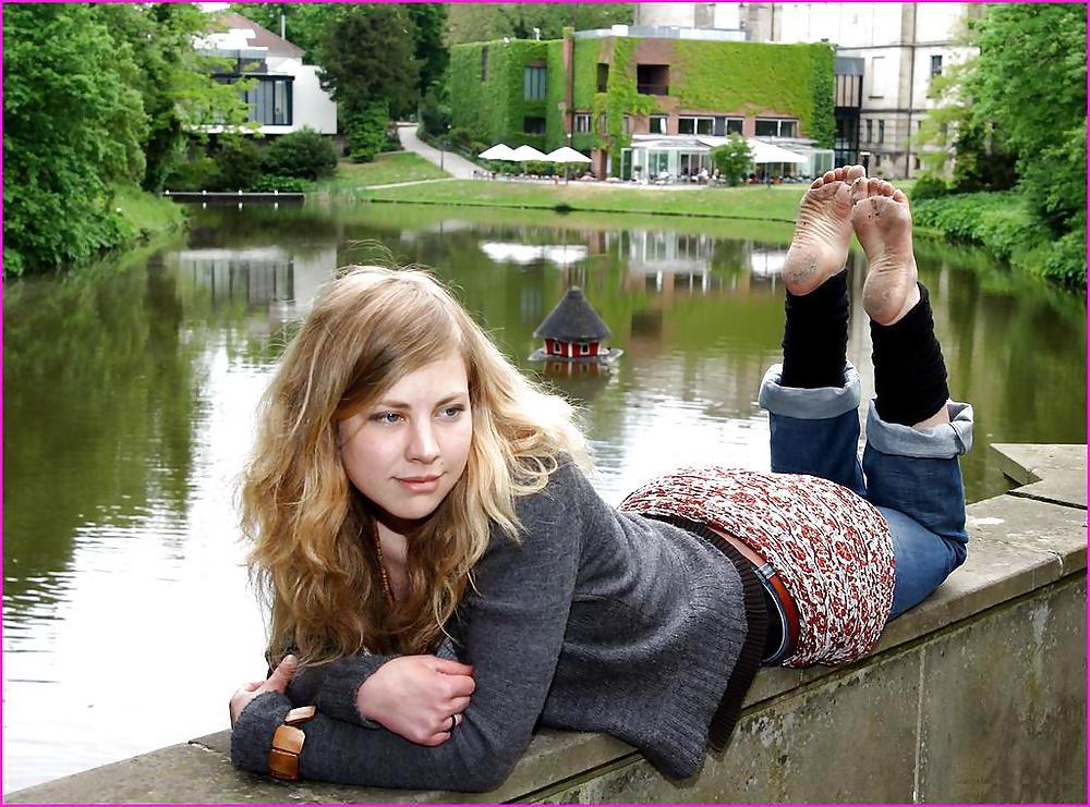 20P Teens and feet 3