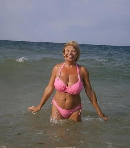 14P Chubby tits