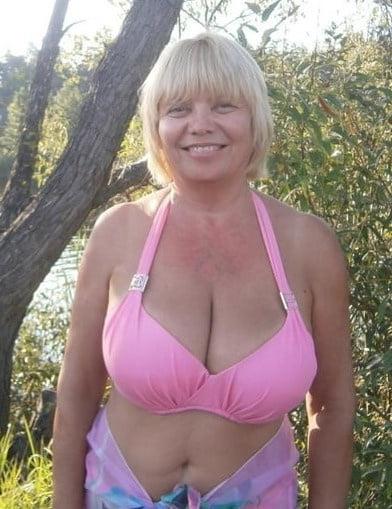 14P Chubby tits