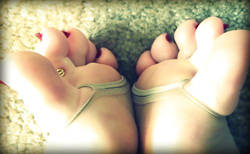 25P Sexy Feet For Us Foot Fetish Lovers!!!!!!!!!