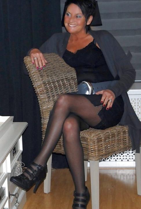 14P Sexy mature bitch in nylon . Fuck her!!!!