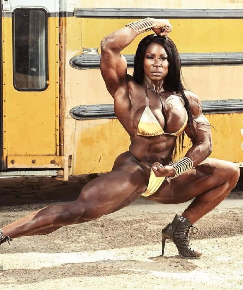 25P Beautiful Muscled Women 30
