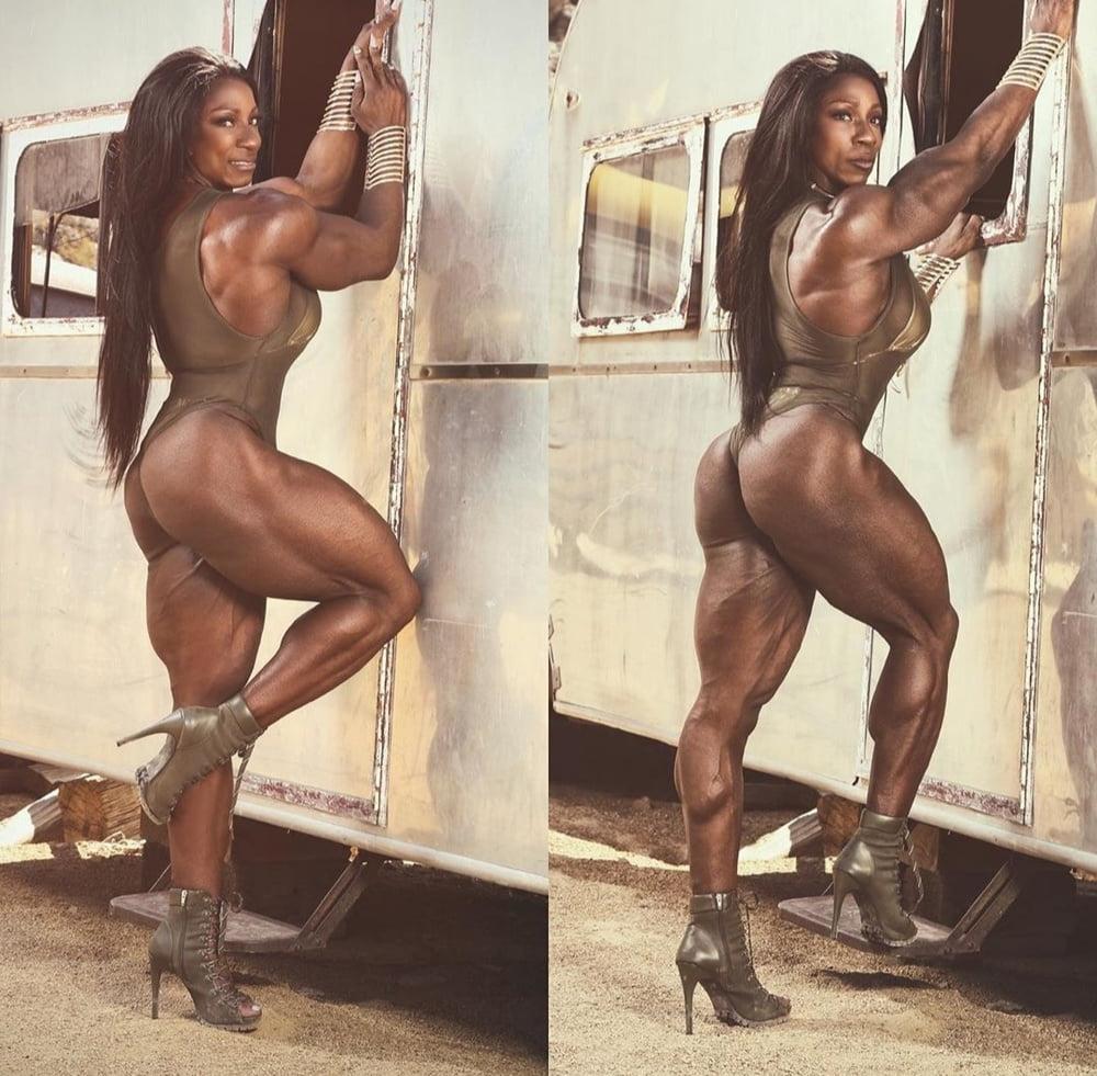 25P Beautiful Muscled Women 30