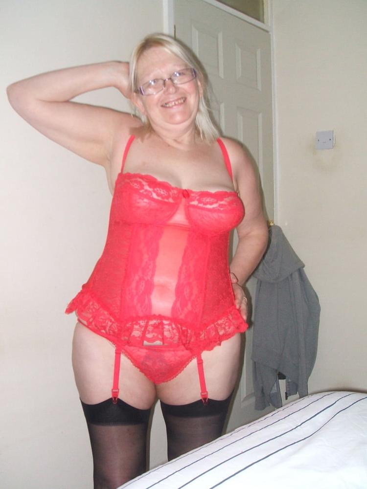 23P British 58 yo pervert Mature Susan is a meaty fuckdoll