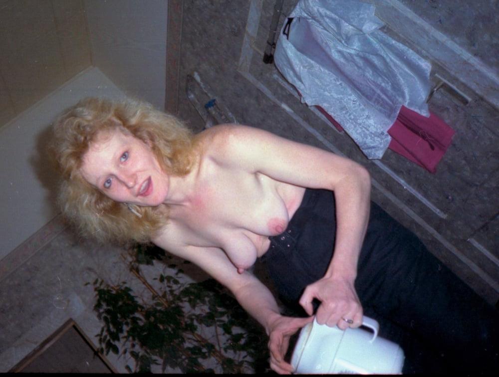 25P Topless 242