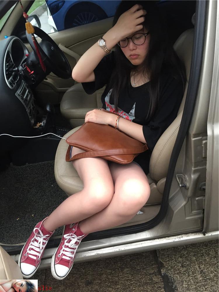 25P Asia girl with glasses 17
